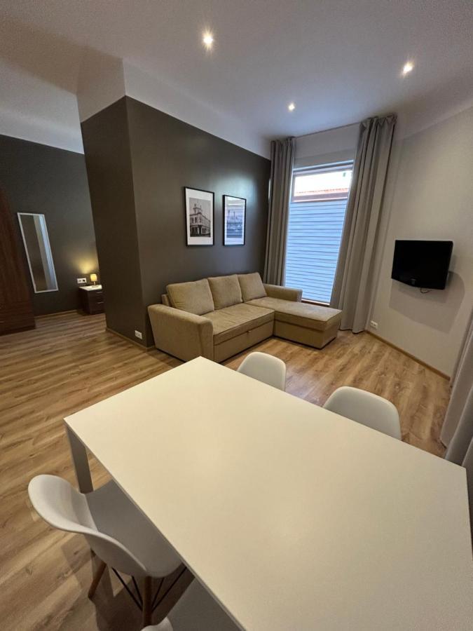 Jon'S 2 Apartments Pärnu Extérieur photo